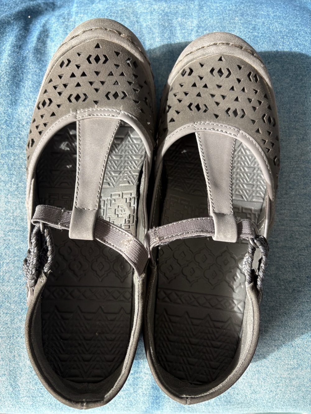 Women's Gray Comfort Mary Jane Shoes